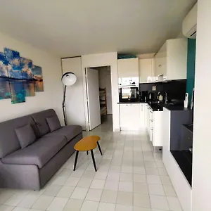 Appartamento Studio recent à 500 m des plages et du port, Fréjus